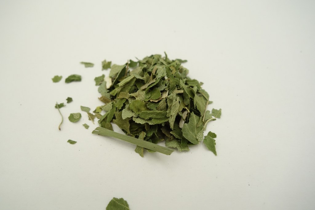 Angelikakraut (Engelwurzkraut) geschnitten (getrocknet)