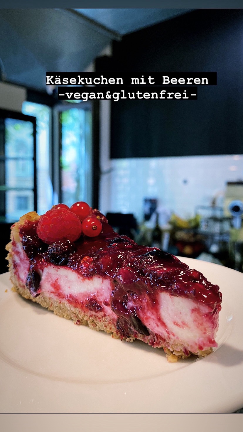Käsekuchen mit Obst, vegan und glutenfrei, 26 cm